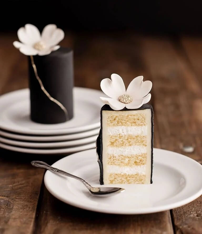 Single serve wedding cake